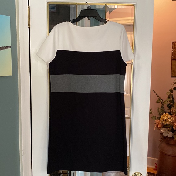 Colour block dress - Picture 2 of 5